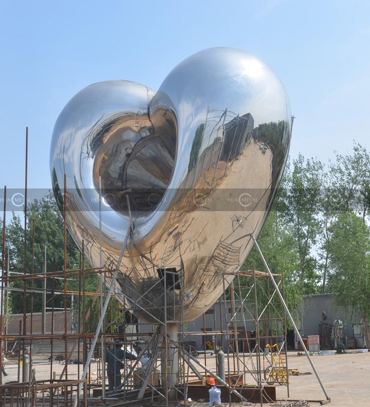 3marik-digilap-hati-arca-kimpalan-dan-penggilapan-8 meter cermin arca logam digilap 3mirror-polished-heart-sculpture-welding-and-polishing-8 meters mirror polished metal sculpture