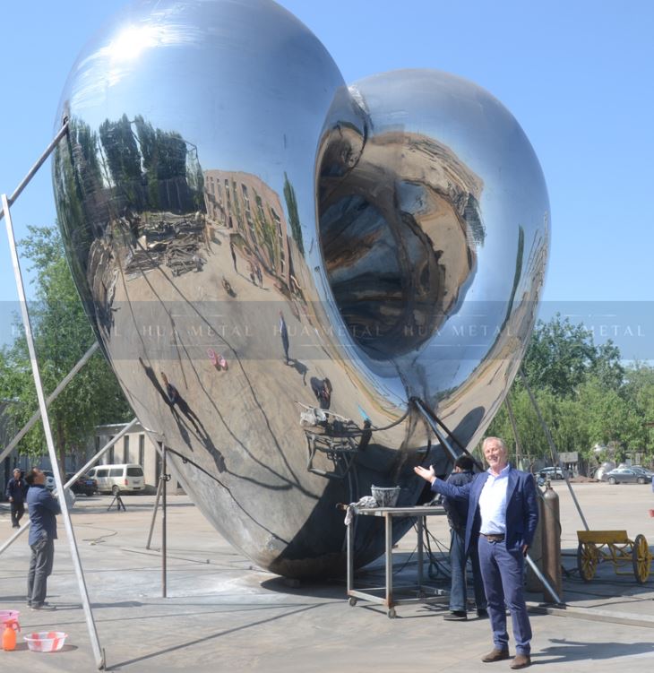 China-stainless-steel-sculpture-fabrication-surface polishing